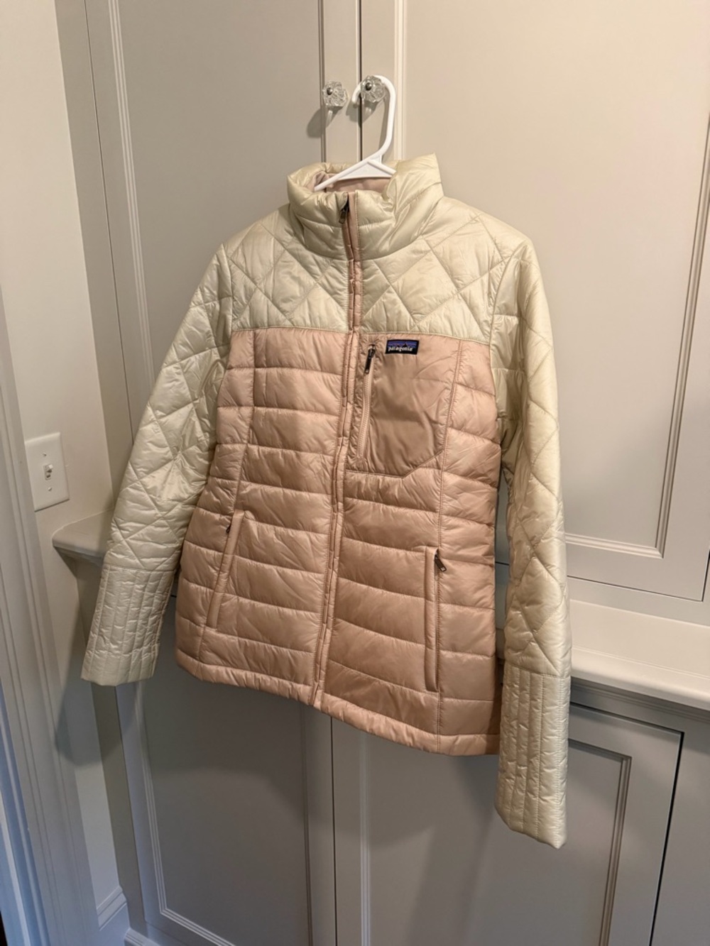 Patagonia Women's Two-Tone Quilted Jacket in Cream & Blush Radalie